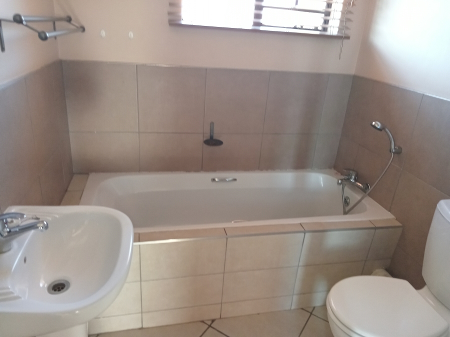 To Let 2 Bedroom Property for Rent in Sagewood Gauteng