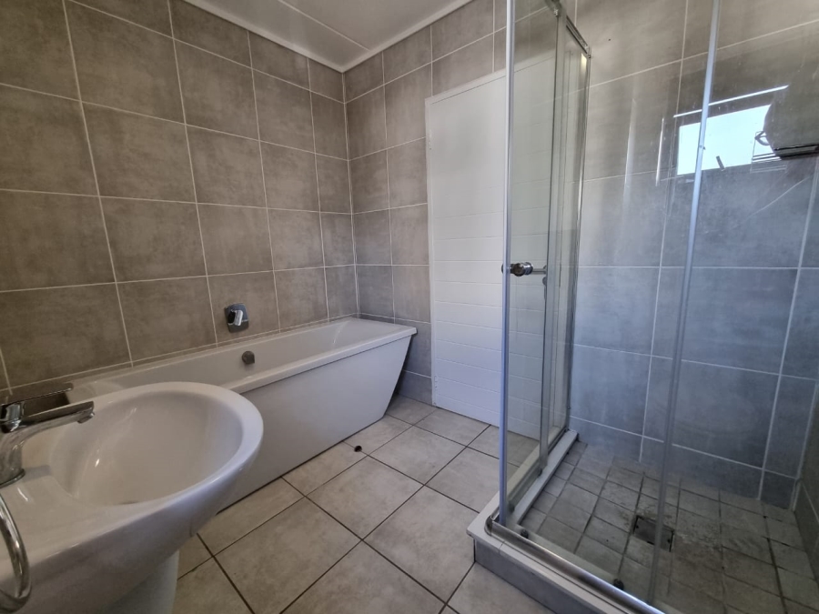 To Let 1 Bedroom Property for Rent in Linbro Park Gauteng