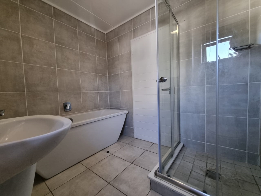 To Let 1 Bedroom Property for Rent in Linbro Park Gauteng