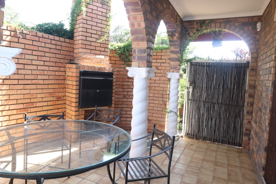 To Let 4 Bedroom Property for Rent in Edleen Gauteng