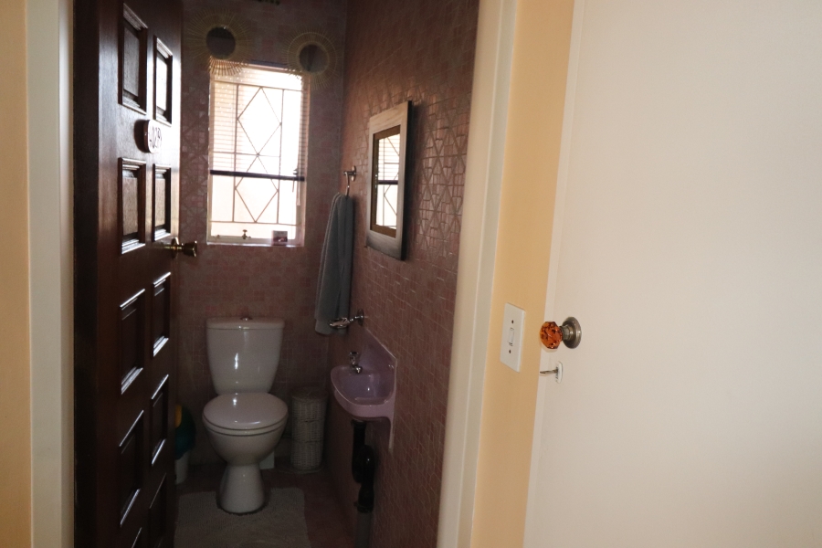 To Let 4 Bedroom Property for Rent in Edleen Gauteng