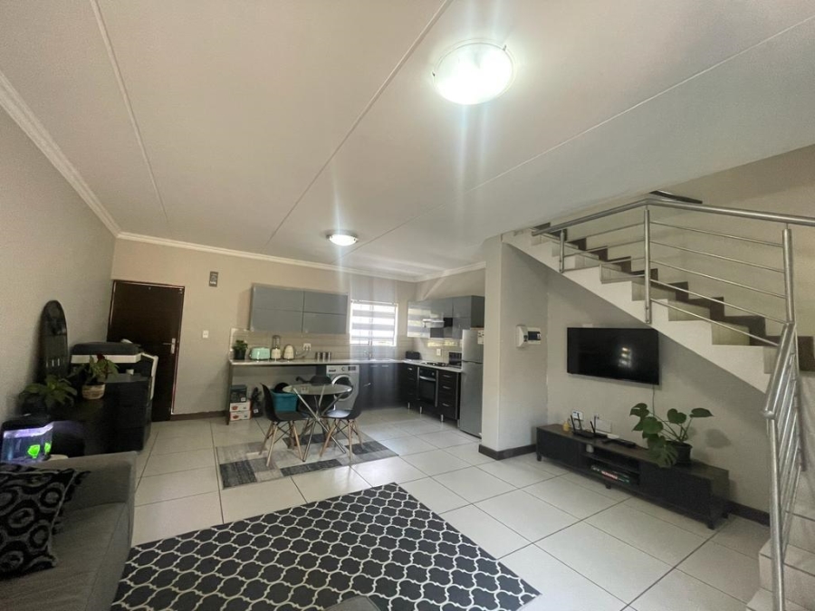 To Let 2 Bedroom Property for Rent in Halfway Gardens Gauteng