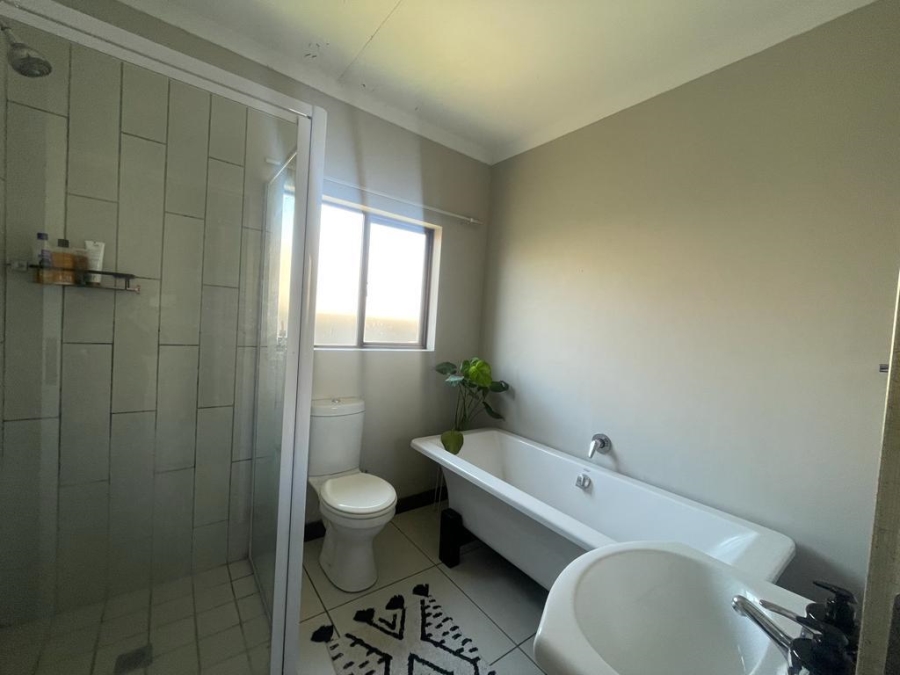 To Let 2 Bedroom Property for Rent in Halfway Gardens Gauteng