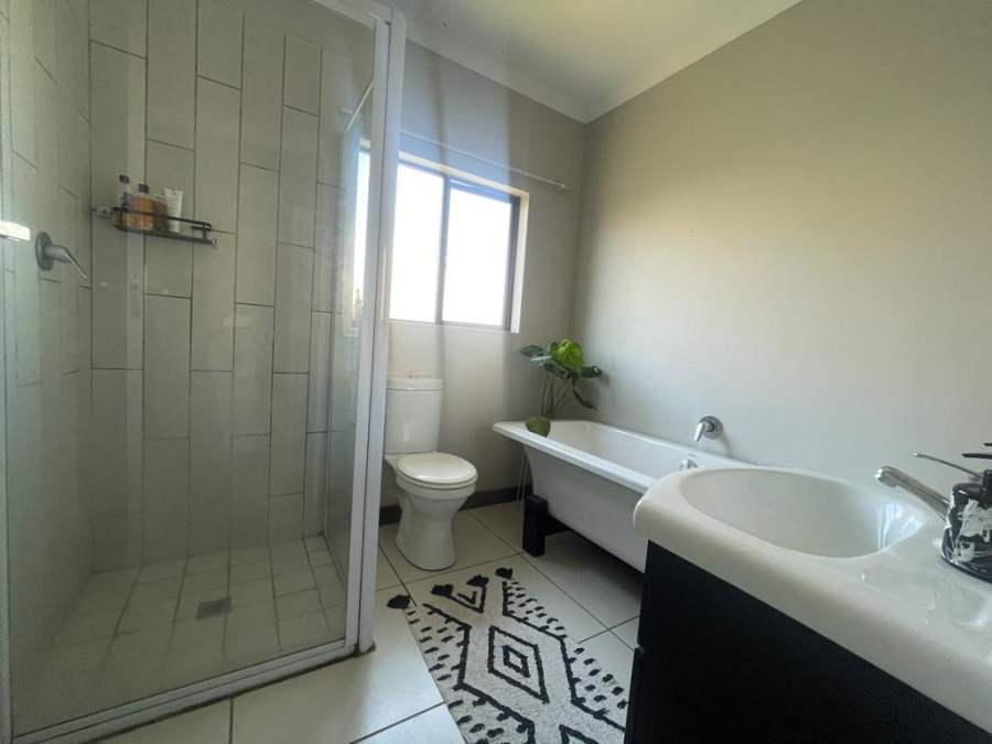 To Let 2 Bedroom Property for Rent in Halfway Gardens Gauteng