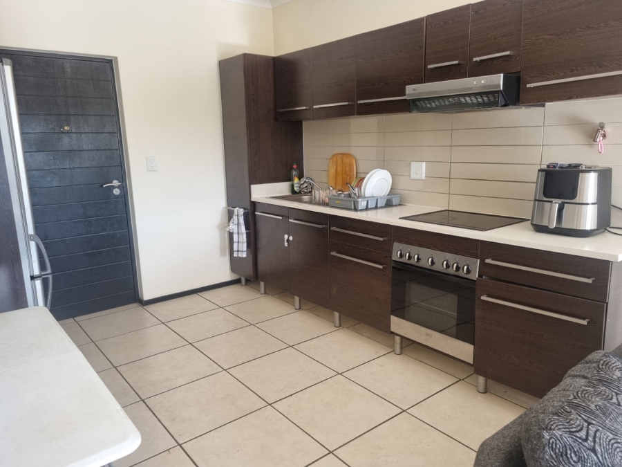 To Let 2 Bedroom Property for Rent in Greenstone Hill Gauteng