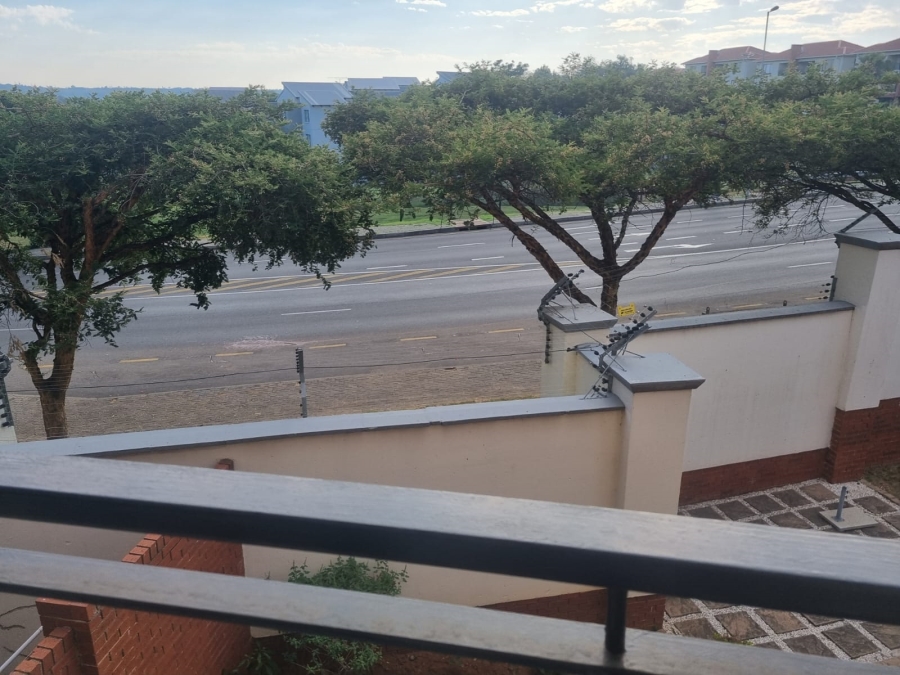 To Let 2 Bedroom Property for Rent in Greenstone Hill Gauteng