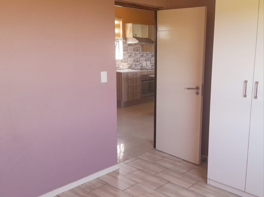 To Let 2 Bedroom Property for Rent in Jackal Creek Golf Estate Gauteng