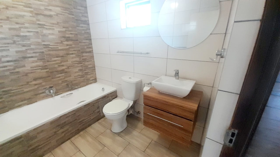 To Let 2 Bedroom Property for Rent in Jackal Creek Golf Estate Gauteng