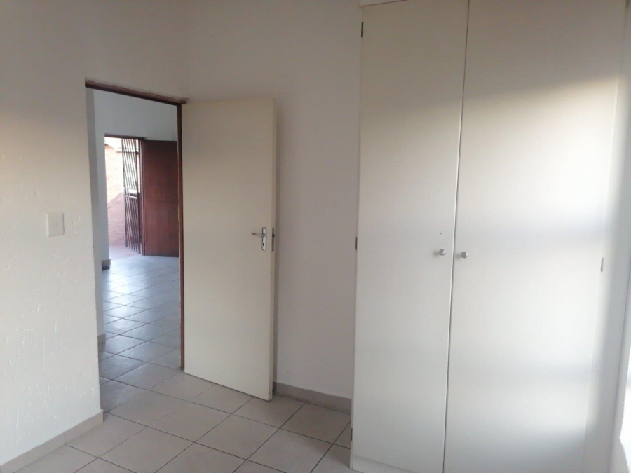 To Let 2 Bedroom Property for Rent in Amorosa Gauteng