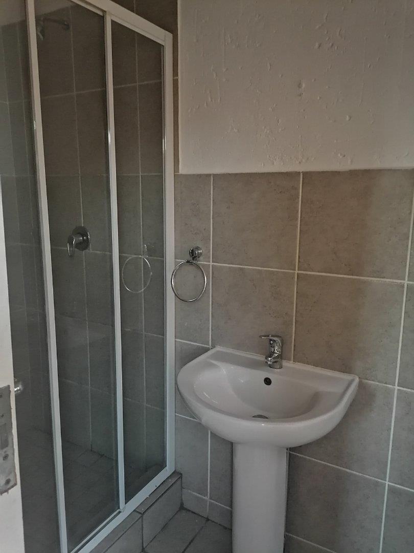 To Let 2 Bedroom Property for Rent in Amorosa Gauteng