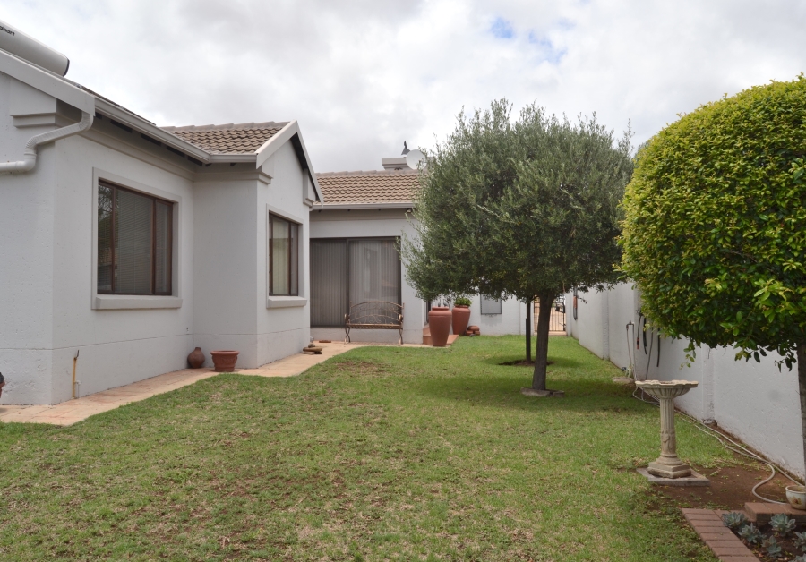 3 Bedroom Property for Sale in Thatchfield Estate Gauteng