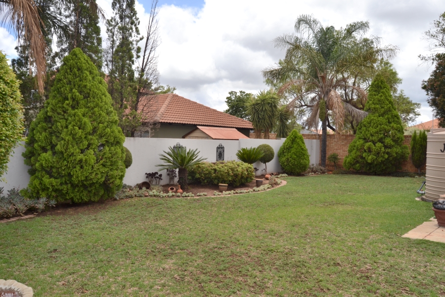 3 Bedroom Property for Sale in Thatchfield Estate Gauteng