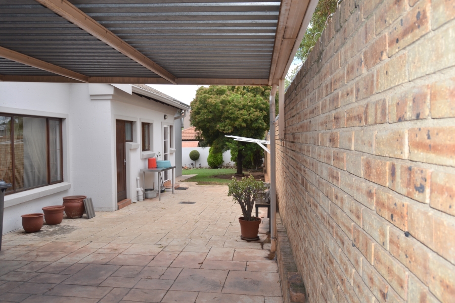 3 Bedroom Property for Sale in Thatchfield Estate Gauteng