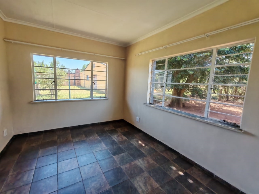 To Let 3 Bedroom Property for Rent in Tarlton Gauteng