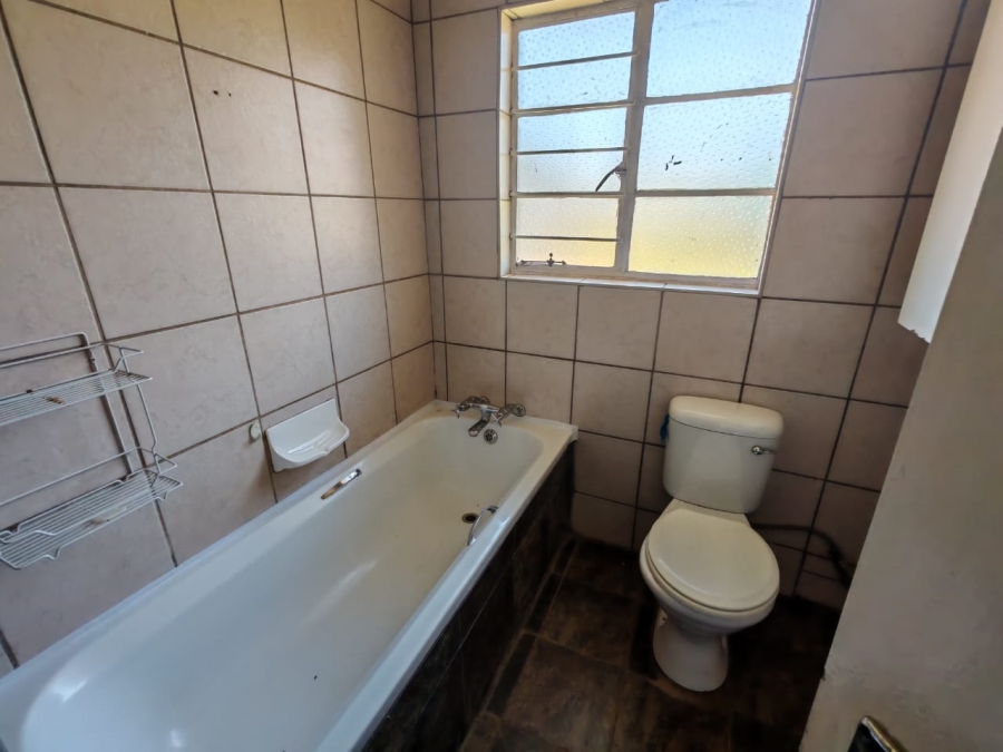 To Let 3 Bedroom Property for Rent in Tarlton Gauteng