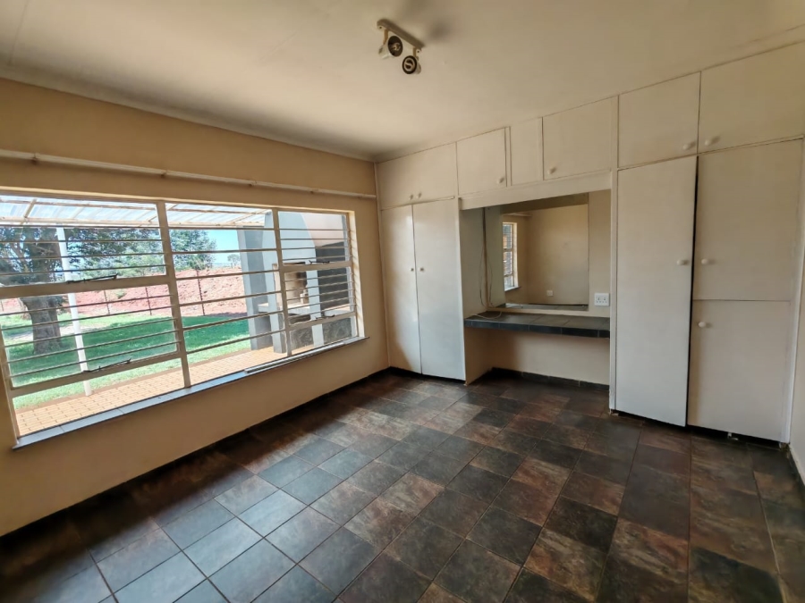 To Let 3 Bedroom Property for Rent in Tarlton Gauteng