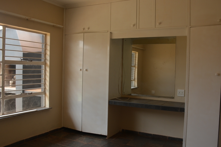 To Let 3 Bedroom Property for Rent in Tarlton Gauteng