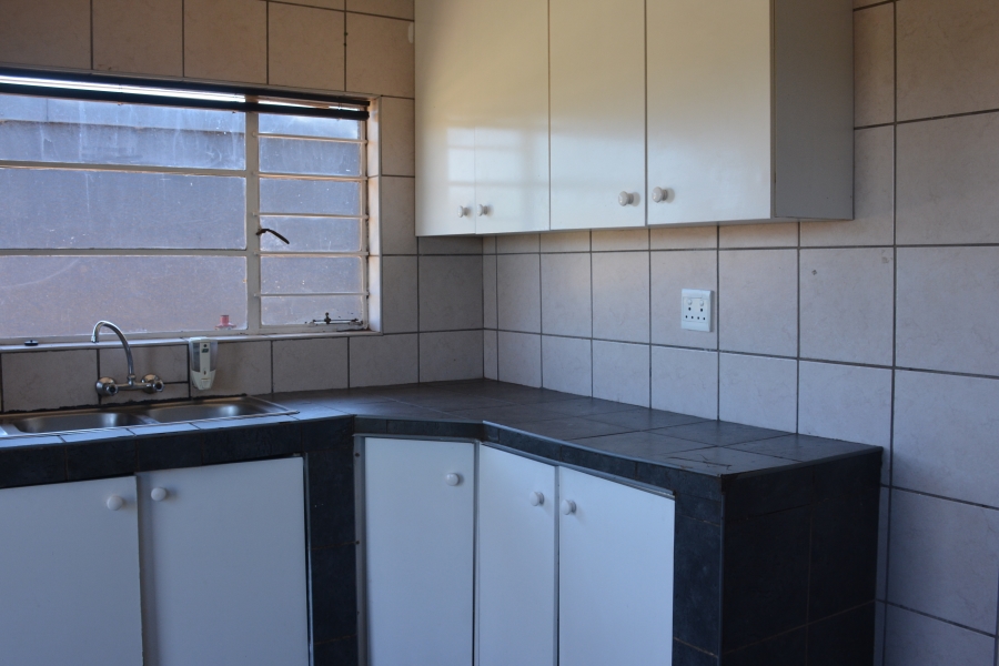 To Let 3 Bedroom Property for Rent in Tarlton Gauteng