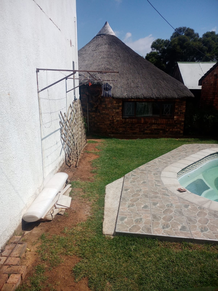 5 Bedroom Property for Sale in Alberton Central Gauteng