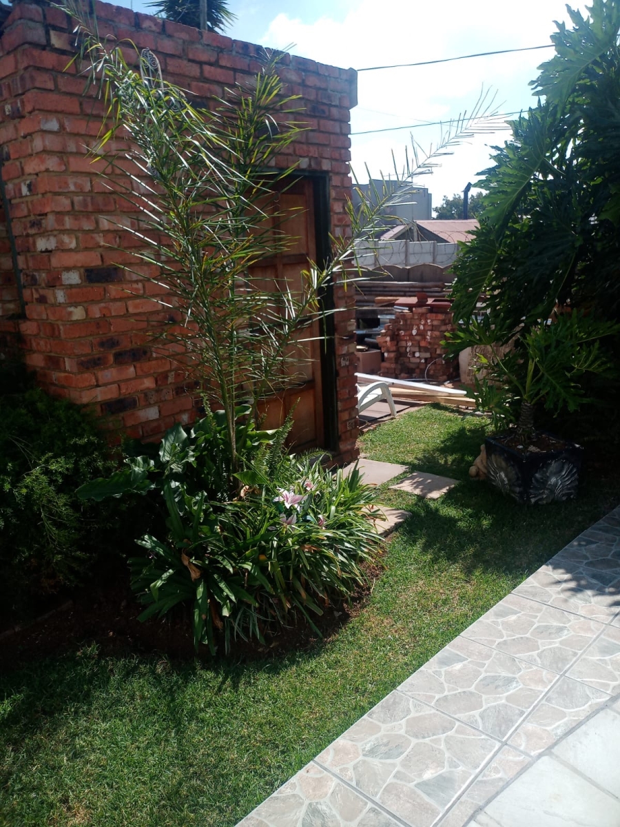 5 Bedroom Property for Sale in Alberton Central Gauteng