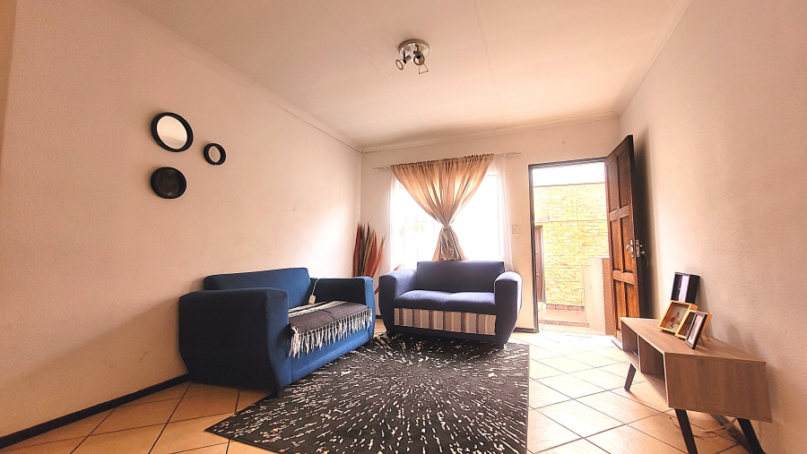 To Let 2 Bedroom Property for Rent in Albertsdal Gauteng