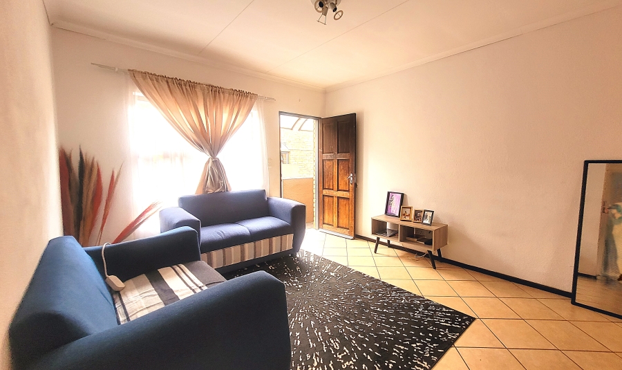 To Let 2 Bedroom Property for Rent in Albertsdal Gauteng