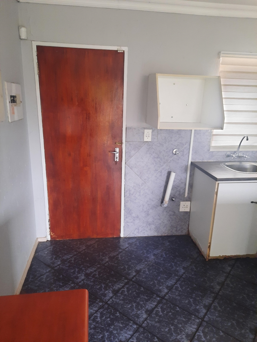 To Let 2 Bedroom Property for Rent in Birchleigh North Gauteng