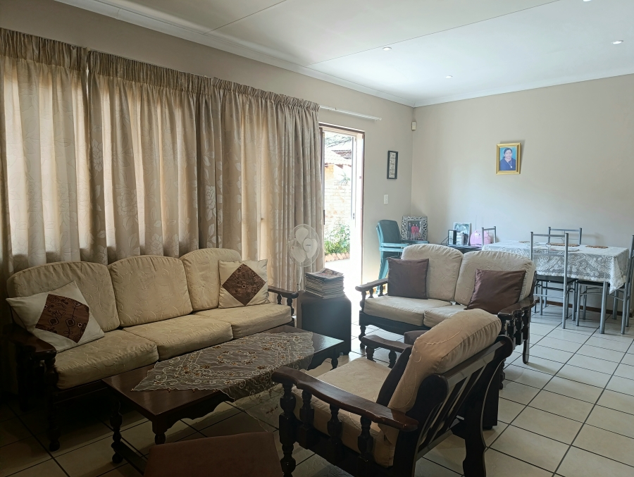 2 Bedroom Property for Sale in Halfway Gardens Gauteng