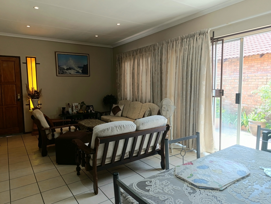 2 Bedroom Property for Sale in Halfway Gardens Gauteng