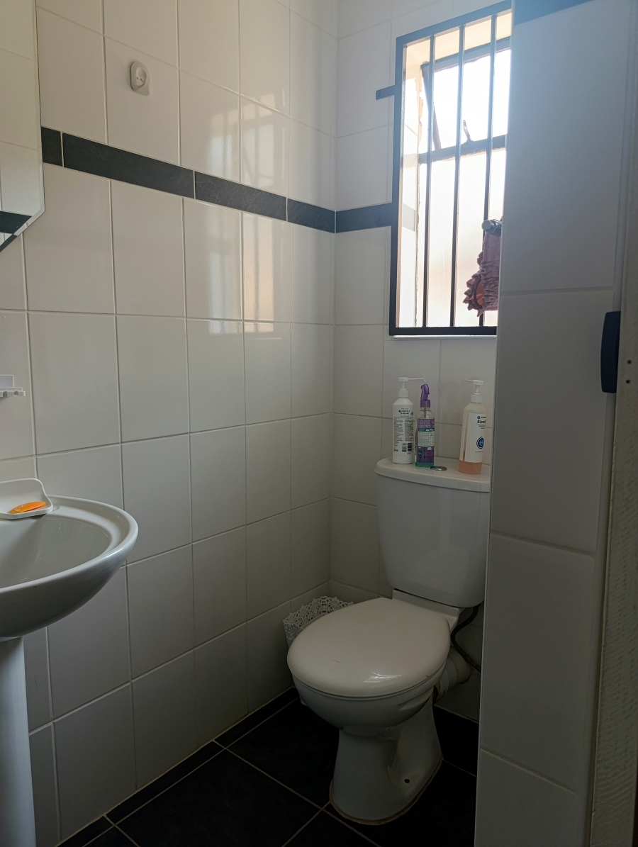 2 Bedroom Property for Sale in Halfway Gardens Gauteng