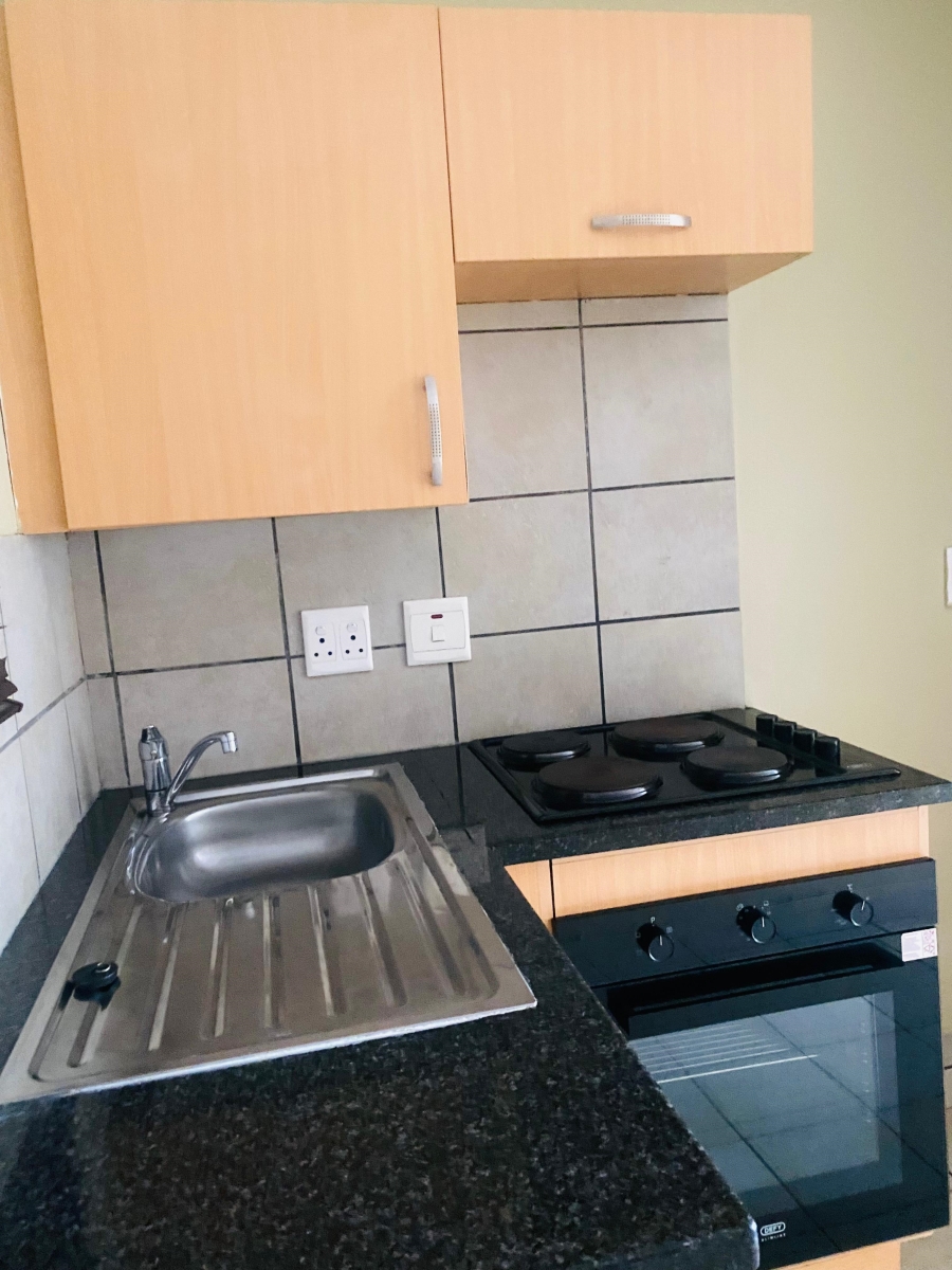 To Let 1 Bedroom Property for Rent in Braamfontein Gauteng