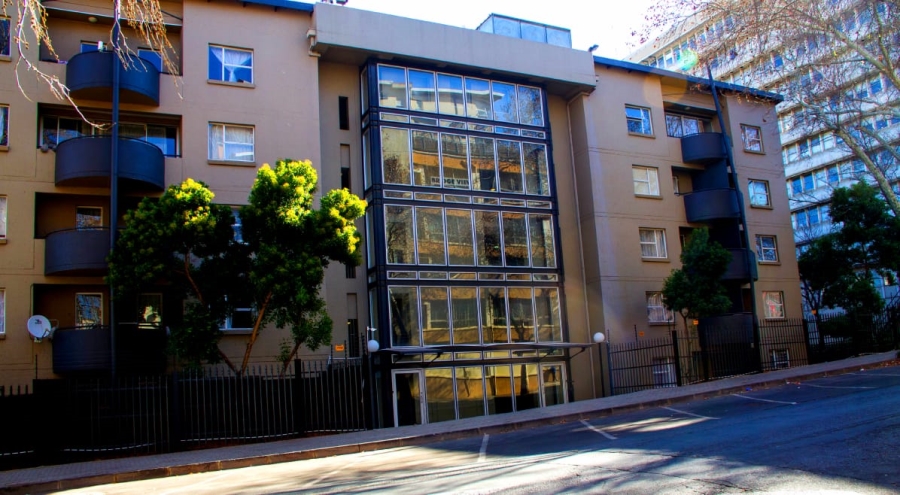 To Let 1 Bedroom Property for Rent in Braamfontein Gauteng