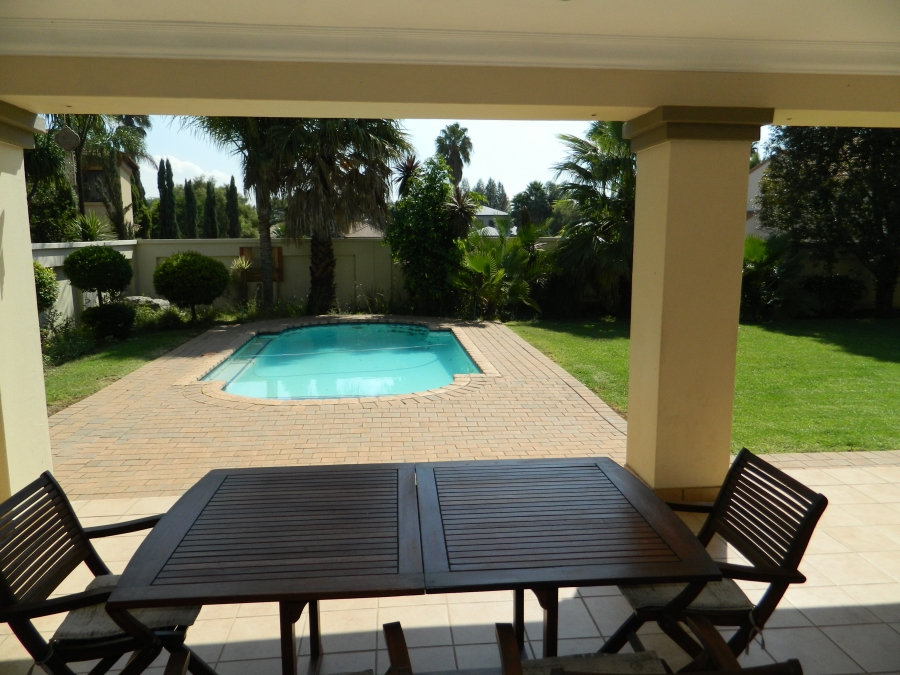 To Let 4 Bedroom Property for Rent in Silver Lakes Golf Estate Gauteng