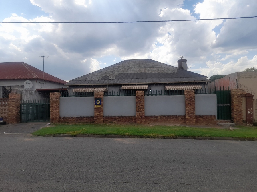 4 Bedroom Property for Sale in Regents Park Gauteng