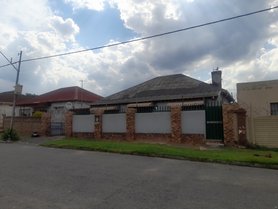 4 Bedroom Property for Sale in Regents Park Gauteng