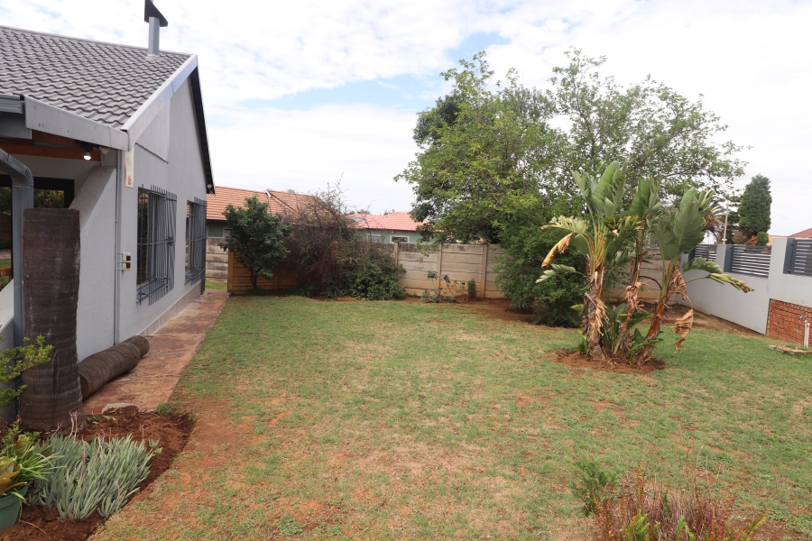 To Let 3 Bedroom Property for Rent in Birchleigh North Gauteng