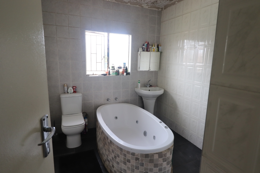 To Let 3 Bedroom Property for Rent in Birchleigh North Gauteng