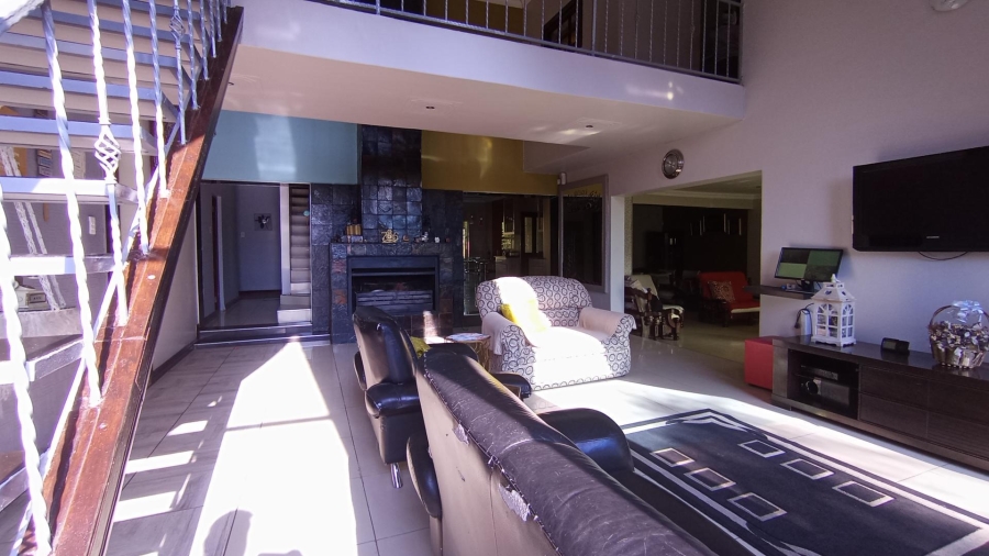 6 Bedroom Property for Sale in Florida Park Gauteng