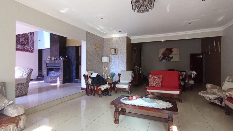 6 Bedroom Property for Sale in Florida Park Gauteng