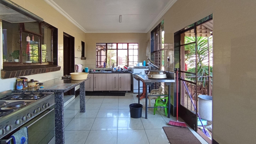 6 Bedroom Property for Sale in Florida Park Gauteng