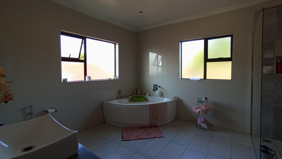 6 Bedroom Property for Sale in Florida Park Gauteng