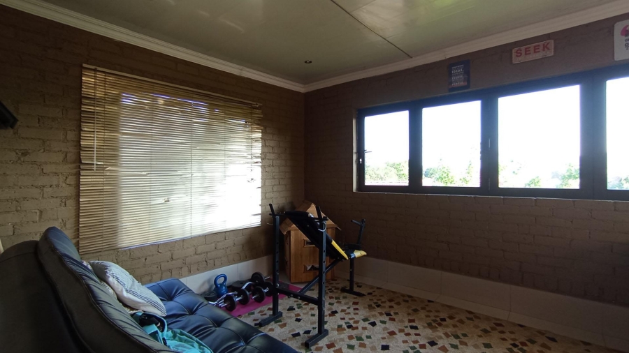 6 Bedroom Property for Sale in Florida Park Gauteng