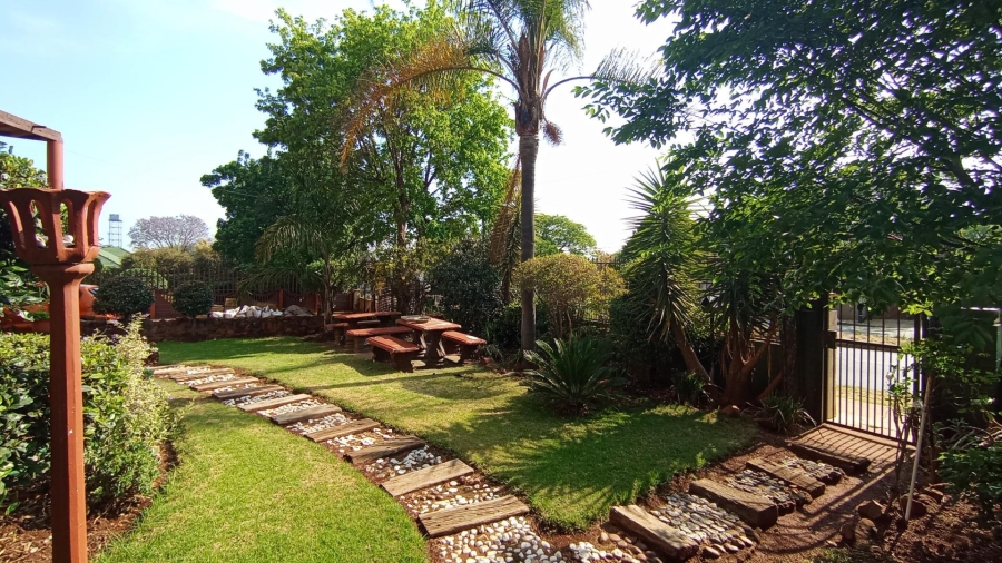 6 Bedroom Property for Sale in Florida Park Gauteng