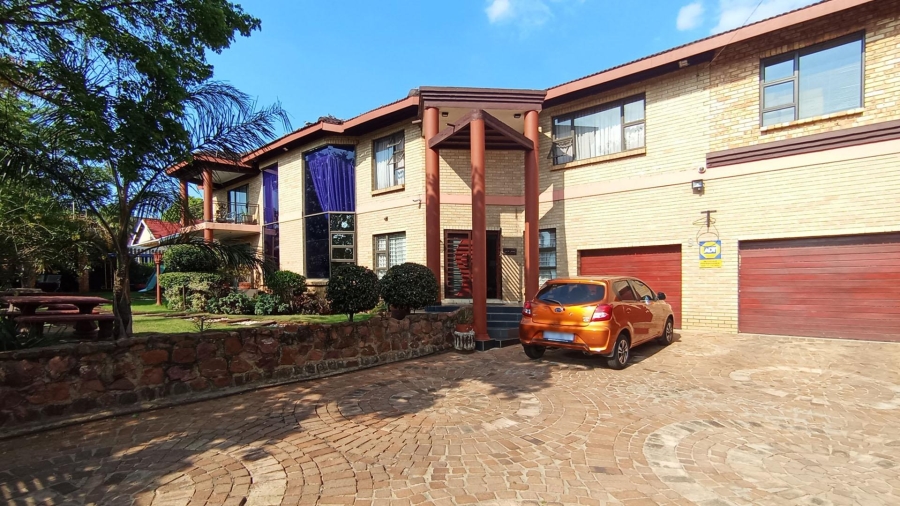 6 Bedroom Property for Sale in Florida Park Gauteng