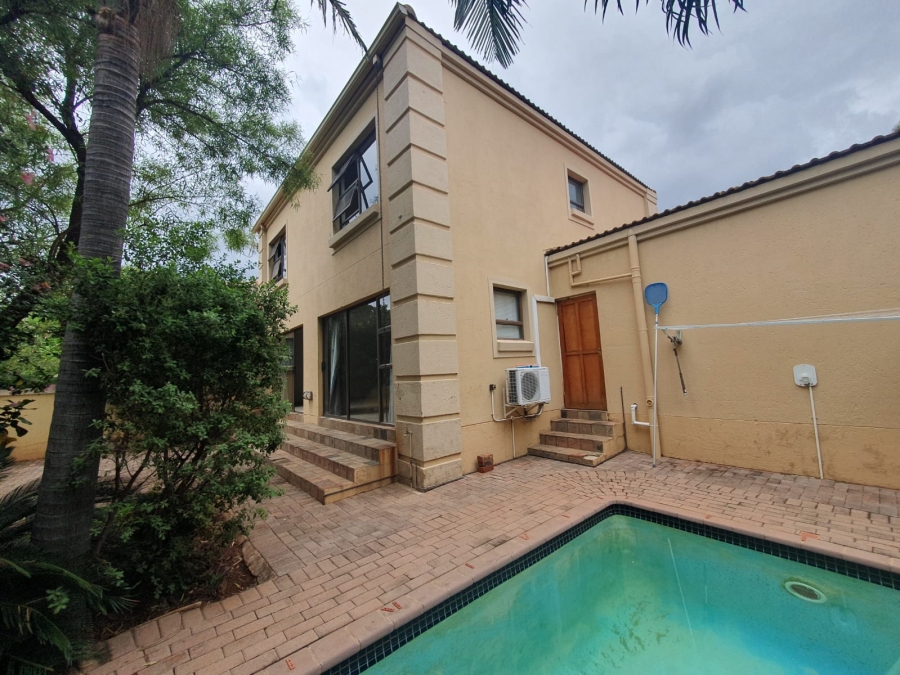 To Let 3 Bedroom Property for Rent in Featherbrooke Estate Gauteng