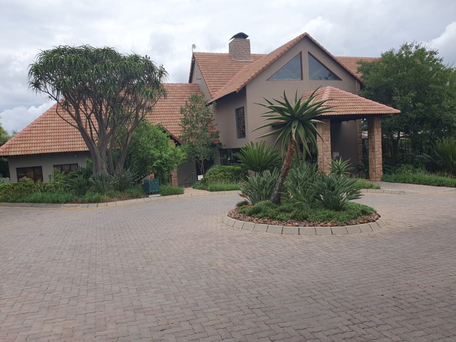 To Let 3 Bedroom Property for Rent in Featherbrooke Estate Gauteng