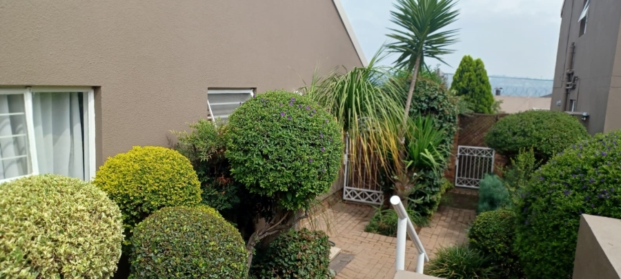 To Let 2 Bedroom Property for Rent in Kensington Gauteng