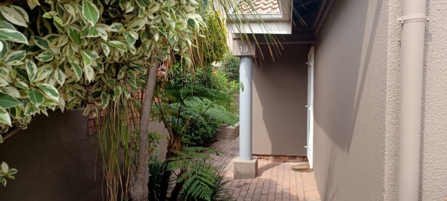 To Let 2 Bedroom Property for Rent in Kensington Gauteng