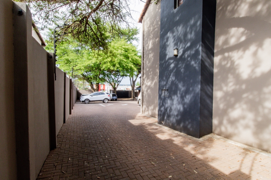 Commercial Property for Sale in Eldoraigne Gauteng