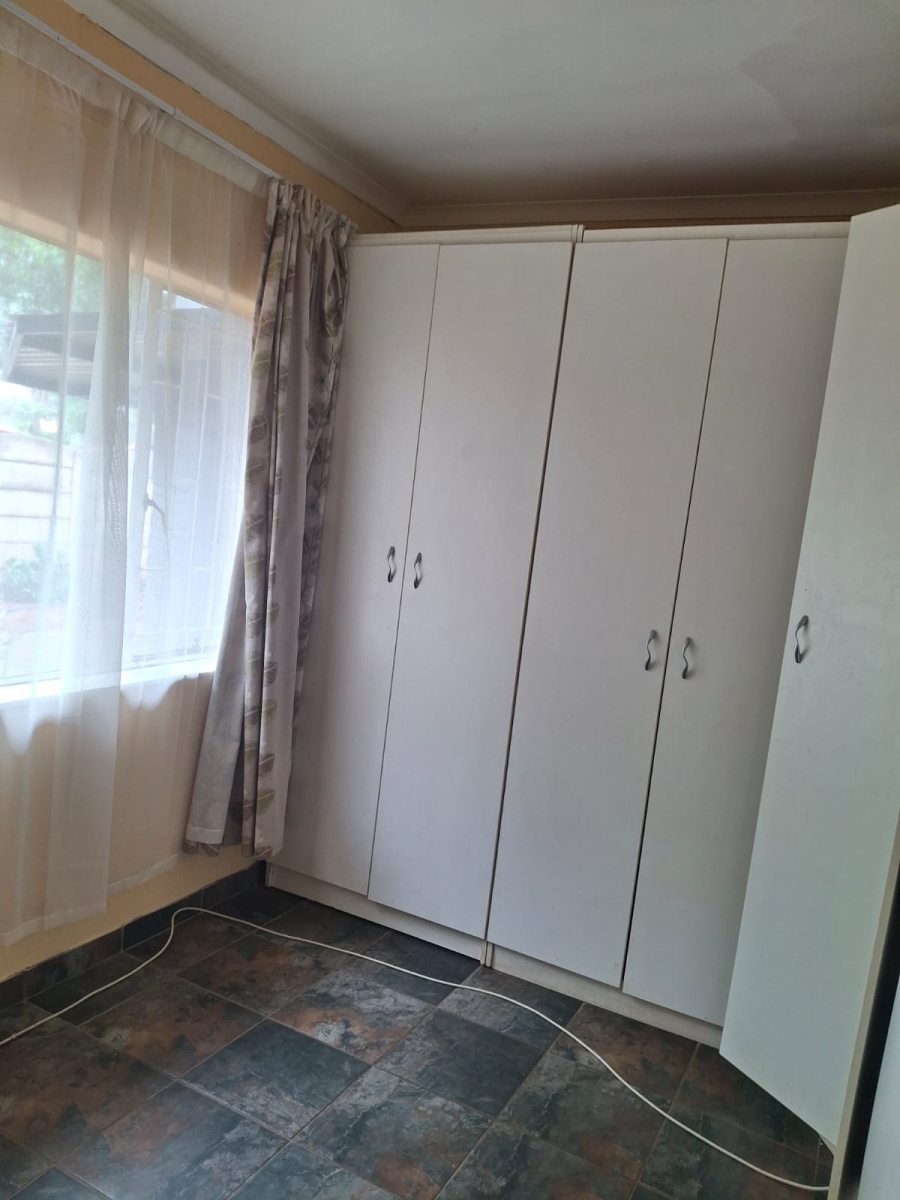 To Let 4 Bedroom Property for Rent in Crystal Park Gauteng